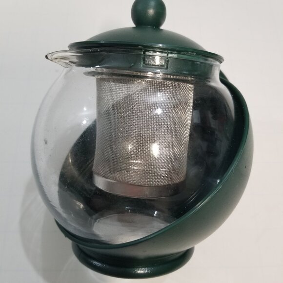 Tea maker (2 total). One in green and the other in ligher green - Picture 3 of 11